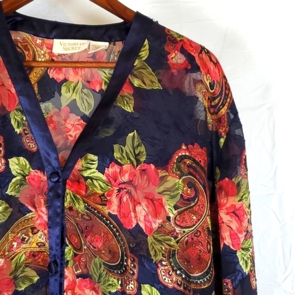 Vintage Victoria's Secret Gold Label Semi-Sheer‎ Floral Button Up Robe - Picture 3 of 6